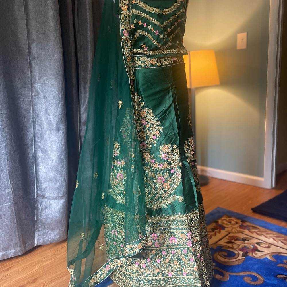 Indian wear lehenga.. party wear. Blouse not stitched. Provide stitching.